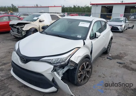 2022 Toyota C-Hr Xle z USA, uszkodzony, nr VIN NMTKHMBX4NR144625